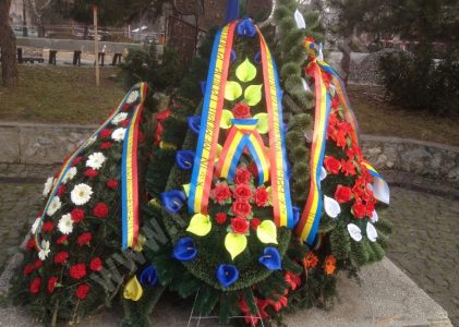 Moartea nu înseamnă glorie! Gloria cui?! A stăpânilor manipulatori…